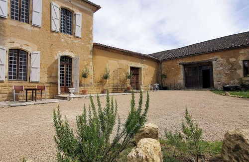 Eauze House | Former wine château in the Gascognechambre 2/a total of 4 rooms for 2 people each