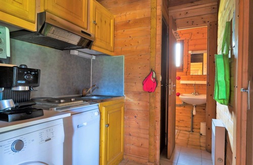 Camps-Saint-Mathurin-Leobazel House | Stunning private villa for 5 people with TV, terrace and pets allowed