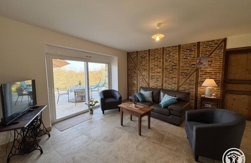Rouffignac-Saint-Cernin-de-Reilhac Cottage | Stone house with AC, 4 guests