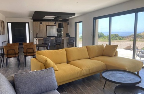 Marine de Davia Villa | Frelma Casa Villa