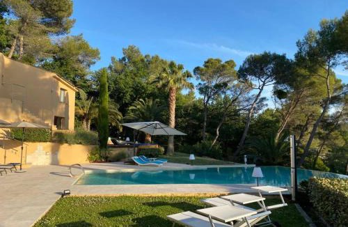 Mougins Villa | FRGK Datcha Luxury Villa Mougins Pool, Garden & Ultra-Fast Wi-Fi