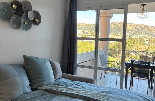 Le Dramont Apartment | Frisch renoviertes Apartment in traumhafter Lage