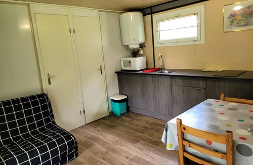 Saint-Maurice-de-Lignon Ski Chalet | Fully-equipped 2-bedroom chalet sleeps 4