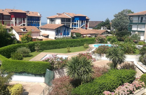 Hendaye Apartment | Fully equipped spacious-sunny apart bordering Spain. Private Pool & terrace