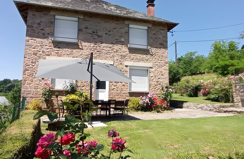 Beynat House | Fully Renovated Cottage in Basse Corrèze, Sleeps 8, Quiet and Scenic
