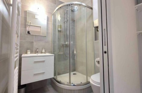 Lyon City Centre Apartment | Furnished studio near emlyon Business School, available for monthly rentals.