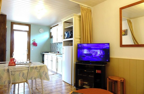 Campagne Apartment | gîte Au Pré des Sources next to the countryside castle
