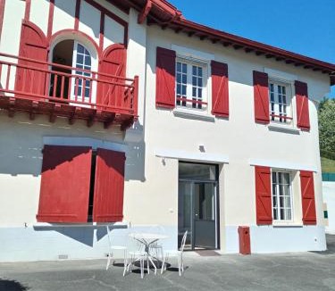 Hasparren Apartment | Gîte classé 4 étoiles Mulhoa