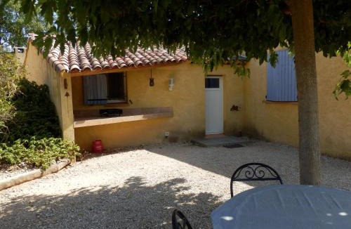 Montagnac-Montpezat Apartment | Gîte des lavandes