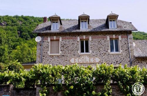 Laval-sur-Luzege House | Gîte ecole 2