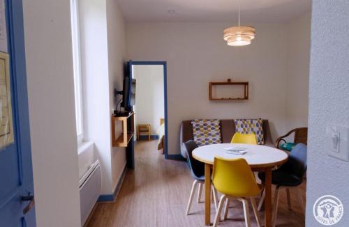 Laval-sur-Luzege House | Gîte ecole 3