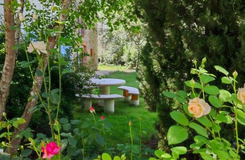 Saint-Genest-de-Contest House | Gîte Fleur De Pastel - 4 Épis -