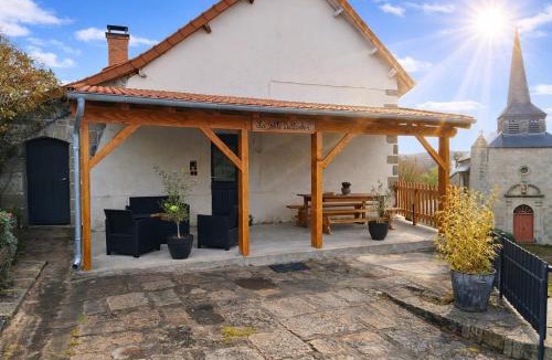 Saint-Pardoux-d'Arnet House | Gîte La Belle du Clocher
