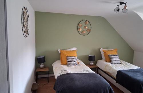 Saint-Pardoux-d'Arnet House | Gîte La Belle du Clocher