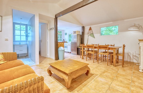 Varaignes House | Gîte Le Martin Pêcheur - Domaine l'Étang des Mirandes with Shared Pool
