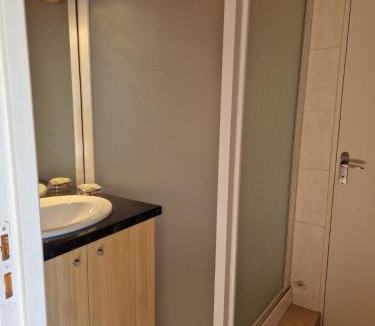 Saint-Martial-de-Valette Apartment | Gîte Pauline