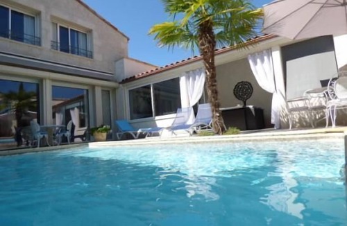 Saint-Vincent-Rive-d'Olt House | Gîtes de France® - LE PATIO DU BARRY