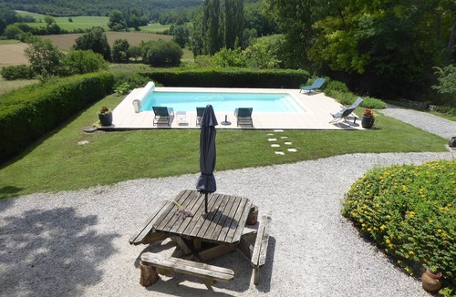 Valprionde House | "Gabriel" Vacation Rental: Sleeps 9 + 2 bathrooms + air conditioning