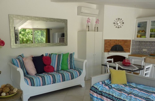 Roquevaire Apartment | Garlaban large studio view