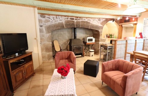Antignac Cottage | Gite Antignac, 3 bedrooms, 6 persons