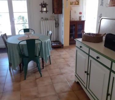 Chateauneuf-de-Gadagne Apartment | Gite Bienvenue Lili