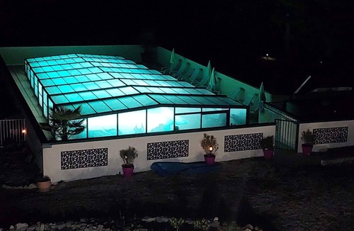 Saint-Evarzec House | GITE BIHAN 4 pers avec piscine couverte /chauffée, pétanque (pets welcome)