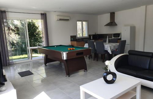 Valreas House | GITE COTE LAC