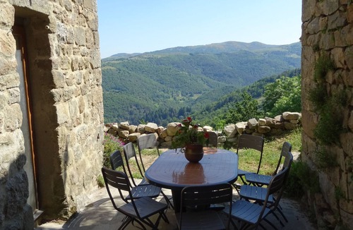 Gluiras House | Gite de Chapelèche les Glycines Pour 8 à 10 Personnes