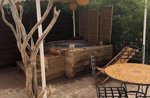 Aussonne Condo | Gite de Charme Avec Jacuzzi
