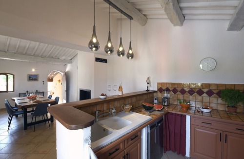 Roussillon Cottage | Gîte-Ensuite with Shower-Countryside view