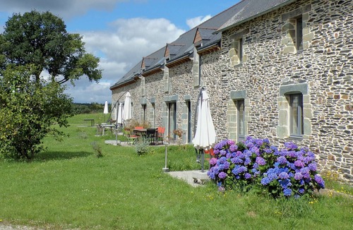 Mur-de-Bretagne House | GITE ETAPE 2 people