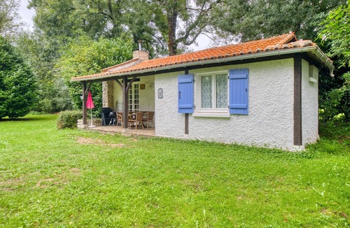 Varaignes House | Gîte La Cascade - Domaine l'Étang des Mirandes with Shared Pool