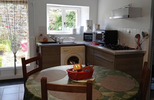 Graces House | Gite la Glycine 30 mins from the Sea