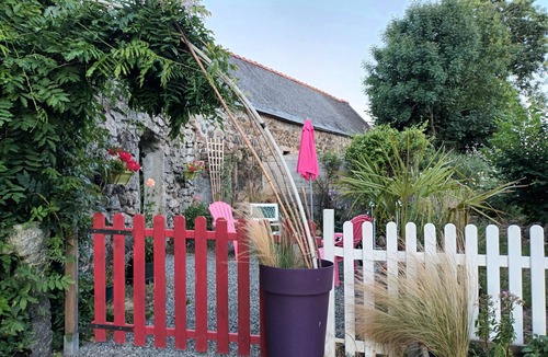 Graces House | Gite la Glycine 30 mins from the Sea
