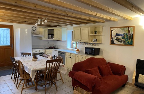 Vicq House | Gite Le Buget - ideal for families, 3 bedrooms, sleeps 8