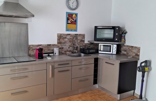 Flassans-sur-Issole Apartment | Gite PROVENCE Peaceful location between sea and mountains close to all amenities.