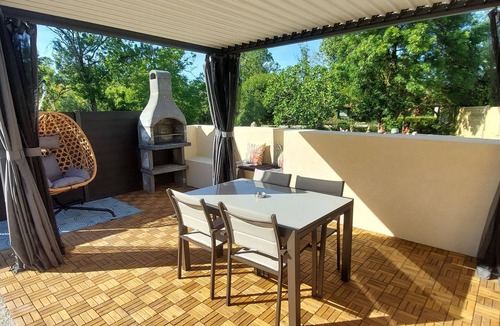 Bords House | Gite Rive Charente La Cabane