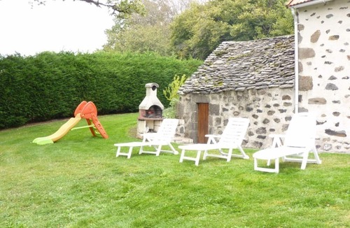 Saint-Martin-Valmeroux Cottage | Gite Saint-Martin-Valmeroux, 5 bedrooms, 10 persons