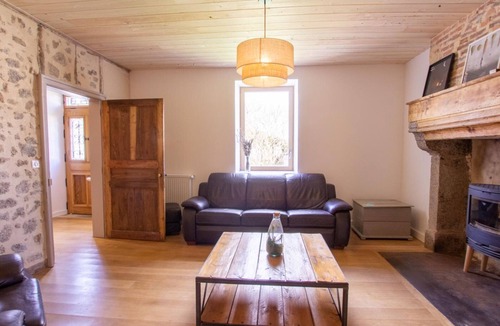 Saint-Estephe Cottage | Gite Saint-Estèphe, 5 bedrooms, 15 persons