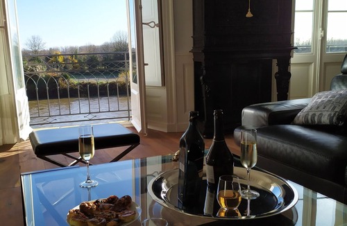 Redon Apartment | Grand Appartement de Charme sur la Rivière