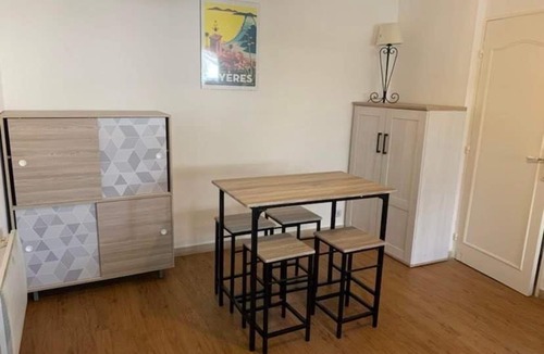 Hyeres City Centre Apartment | Grand studio centre ville