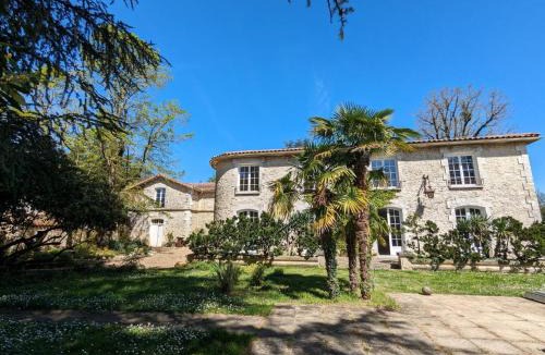 Pranzac House | Grande maison avec piscine privée, wifi et animaux acceptés pour 15 pers. - FR-1-653-282