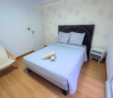 Trignac House | Grande maison de 4 chambres avec jardin et baby-foot