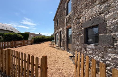 Aydat House | Grange au cœur du parc des Volcans d'Auvergne