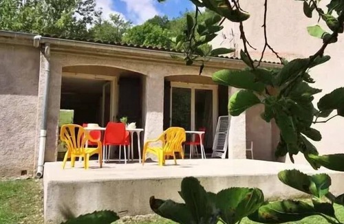 Prats-de-Mollo-la-Preste Apartment | "Ground Floor" 3-room Apartment for 8 People