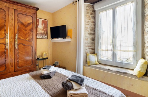 Aucaleuc Bed & Breakfast | Guest Room “Chambre Grany” with Shared Terrace, Garden, and Wi-Fi