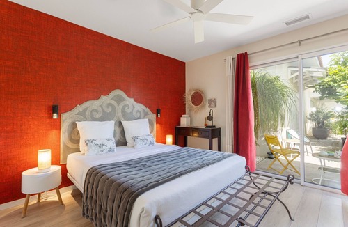 Saint-Nazaire Apartment | Guest Room 'Esprit Du Sud' with Shared Pool, Wi-Fi and Air Conditioning