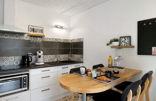 Romille Bed & Breakfast | Guest Room “Le clair de Lune” with Shared Terrace & Garden, Wi-Fi