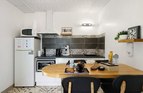 Romille Bed & Breakfast | Guest Room “Le clair de Lune” with Shared Terrace & Garden, Wi-Fi