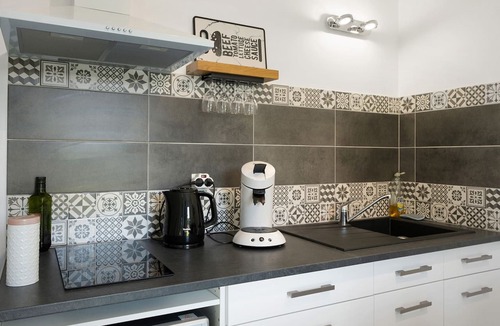 Romille Bed & Breakfast | Guest Room “Le clair de Lune” with Shared Terrace & Garden, Wi-Fi